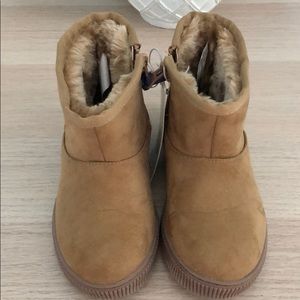 NWT Toddlers size 10 boots